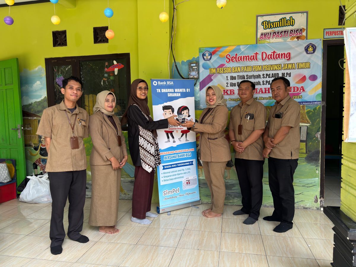 PT BPR Sum Adiyatra kembali mengadakan sosialisasi Tabungan SimPel di TK Dharma Wanita Siraman 01 dalam rangka menyambut tahun ajaran baru sebagai upaya meningkatkan literasi keuangan dan budaya menabung sejak usia dini.